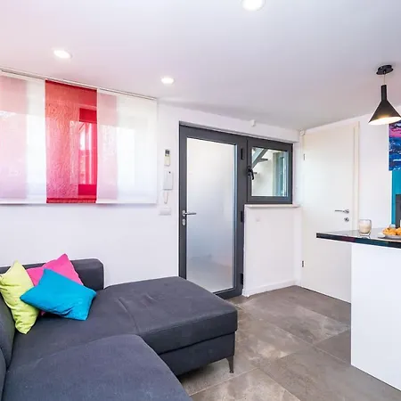 Apartment Oasis *