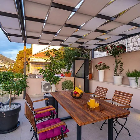 Apartment Oasis